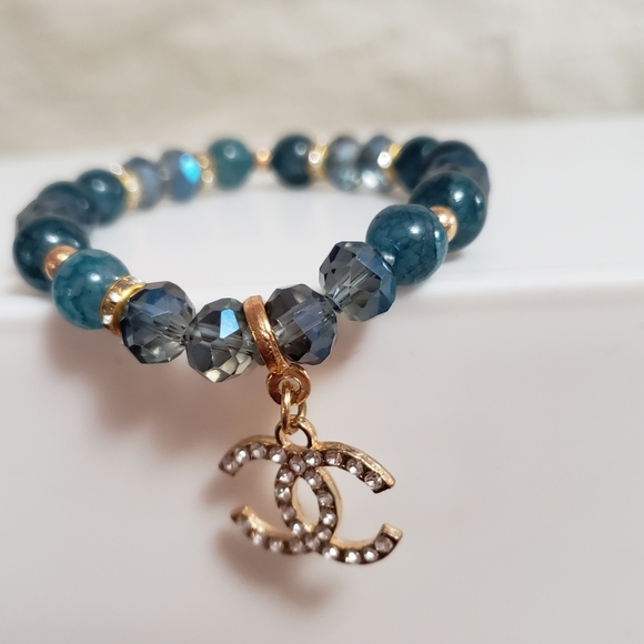 Pretty blue beeds and rhinestones stretch bracelet. - Picture 3 of 6